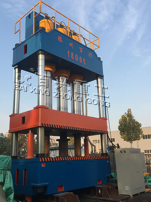百興1800噸拉伸機側面圖
